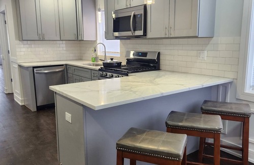 Calumet Heights House | Quiet 3-bedroom house in amazing Chicago with WiFi & AC. Near Everything!