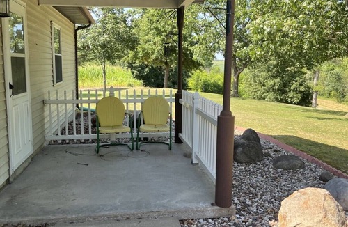 Fowler House | Quiet and Restful Bear Creek Haven