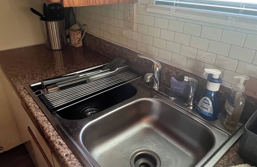 Murphysboro Cabin | Quiet cabin on the lake! 5 minutes from many outdoor adventures and SIUC!