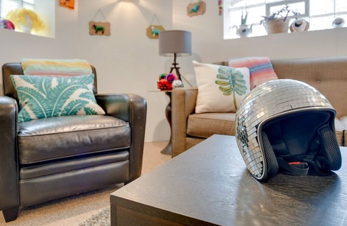 Belmont Cragin Apartment | Quiet Chicago Vacation Rental: 11 Mi to Downtown!