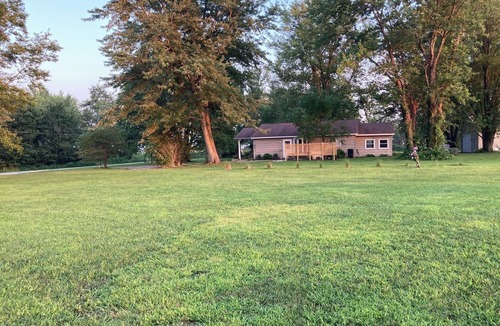 Centralia House | Quiet Country Cottage-Three bedrooms, Hot tub, Sauna, Fishing pond
