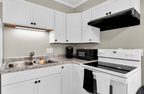 Penfield House | Quiet Home on the Outskirts of Urbana Near Local Restaurant
