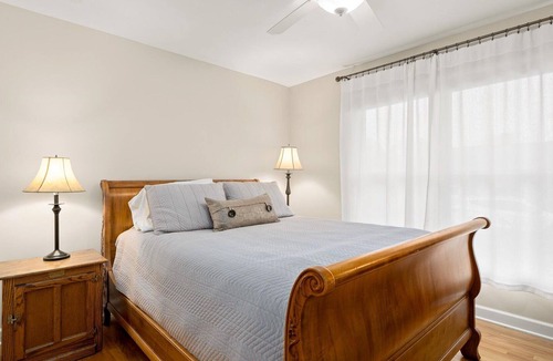 Warrenville House | Quiet neighborhood home with great access to many restaurants and hiking trails