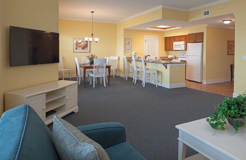 Palmetto Dunes Hotel | Quiet Oasis w/Washer & Dryer Just Steps from the Dock and Waterfront Views