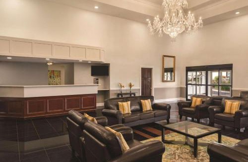 Rockford Hotel | Radisson Hotel & Conference Center Rockford