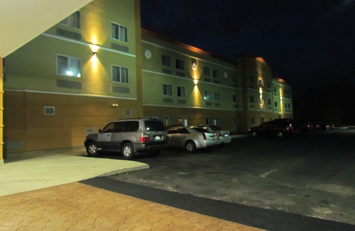 Glendale Heights Hotel | Ramada by Wyndham Glendale Heights/Lombard