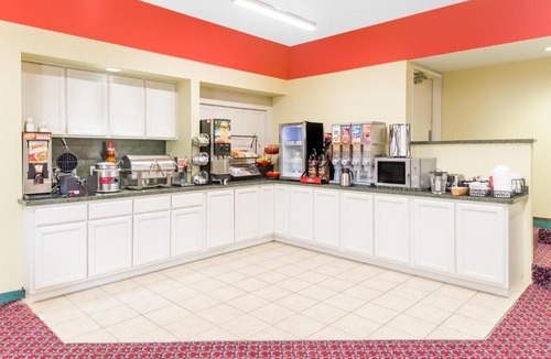 Vandalia Hotel | Ramada by Wyndham Vandalia