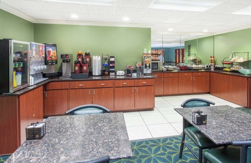 Forsyth Hotel | Ramada Limited Decatur
