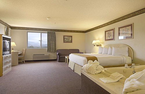 Redding Hotel | Ramada Limited Redding