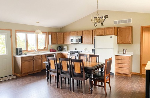 Elizabeth House | Ranch life, 300 acres! 10 mile views., trails, animals, swimming pool, golf