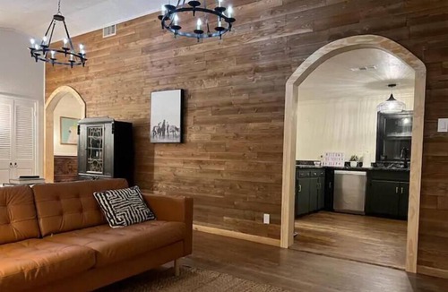 Lockhart House | Rancho Plateado: Spanish Ranch under the Oaks