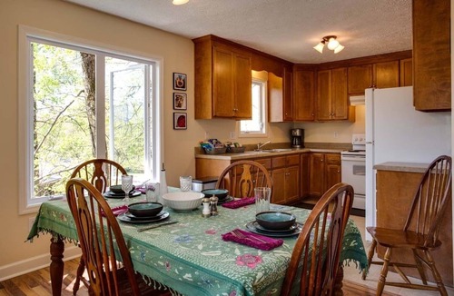 Montebello Cabin | Ravens Roost-mountain views, hot tub, fireplace
