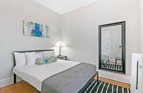 Wrigleyville Apartment | Real Comfort in a 2BR APT close to Wrigley Field