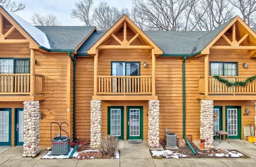 Oglesby House | Recently Updated 2bd, 2ba only 1 mile from Starved Rock