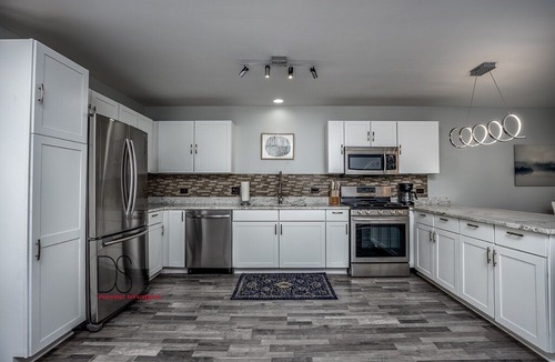 Oglesby House | Recently Updated 2bd, 2ba only 1 mile from Starved Rock