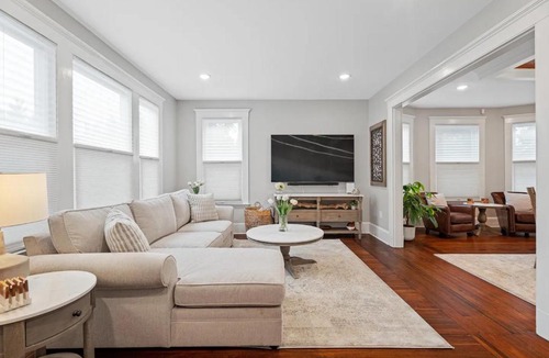 West New Haven Apartment | Red Cross Haven Modern 2BR w Private Bathrooms