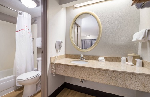 Rockford Hotel | Red Roof Inn Rockford East – Casino District