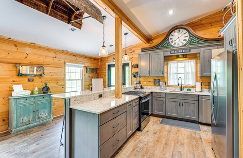Murphy Cabin | Relax Fireside! Creek Cabin 9 Mi to Dtwn Murphy