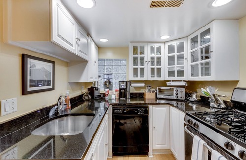 Pulaski Park Apartment | Relax in Winter Park - You Will LOVE the Garden Access and the Classic, Comfortable Feeling by AllSet Turnover
