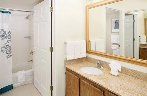 Rosemont Hotel | Relaxing 1BR Suite w/Living Area | Outdoor Pool Access and Free Breakfast