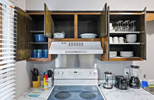 Yorkville Apartment | Relaxing 2BR Riverfront Townhome