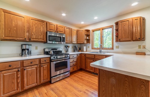 The Galena Territory House | Relaxing Retreat with Hot Tub and Fire Pit