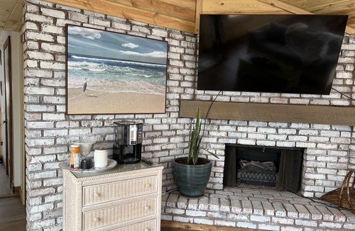 Peoria Heights House | Relaxing vacation home by the river! Sleeps 10. 10% discount!