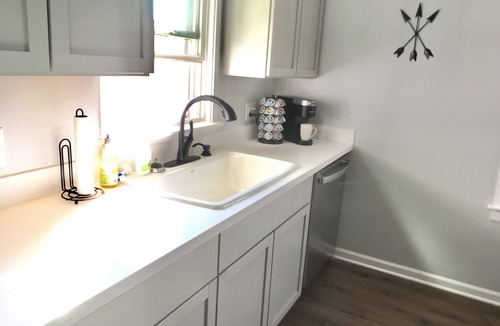 Addison House | Remodeled 3BR 1BA Near O'Hare Sleeps 10