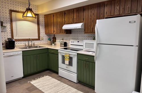 Penfield Condo | Retrovilla