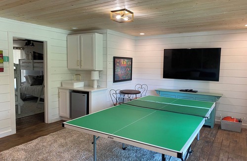 Jasper House | Revive at beautiful Smith Lake! This property offers something for everyone!