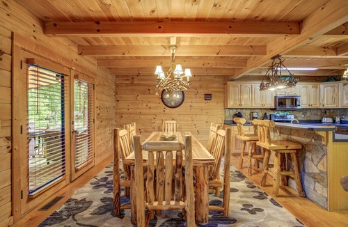Helen Cabin | River Haus - Riverfront Luxury Lodge in Downtown Helen