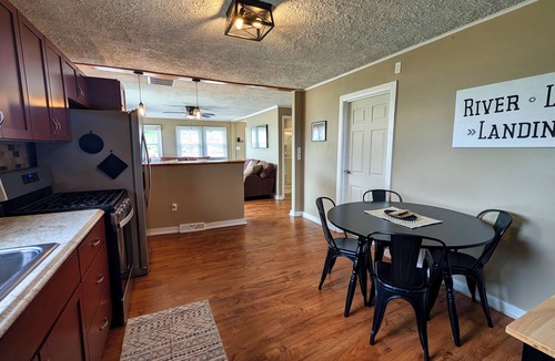 Grafton House | River Life Landing - Cozy, Relaxing home along Mississippi River - Grafton, IL