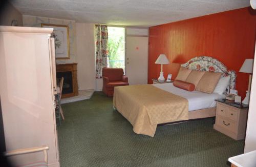 Pigeon Forge Hotel | River Lodge South