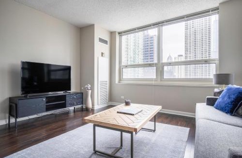 Rush and Division Apartment | River N 2BR w Gym WD nr Magnificent Mile CHI-160