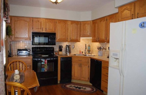 Crumpler House | River Rock Ridge - Upscale Cabin, Riverfront, Firepit, Covered Porch,WIFI, Small Dog Friendly