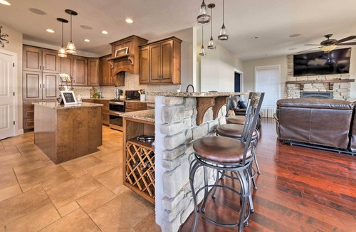 Grafton House | 'River's Paradise' w/ Balcony: Dtwn Location!