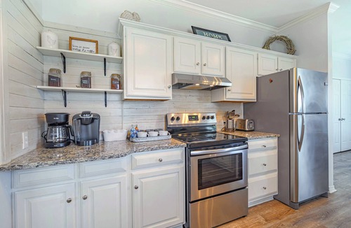 Weston House | River Valley Place-Pool Spa Pickleball GameBarn EV