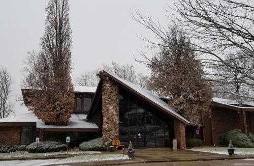 Petersburg Hotel | RiverBank Lodge
