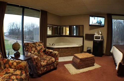 Petersburg Hotel | Riverbank Lodge