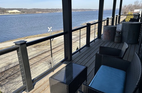 Port Byron Condo | Riverboat Paradise