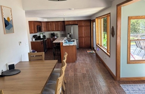 Dixon House | Riverfront 2 bedroom, 2 bathroom house with all the amenities