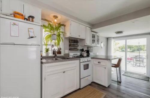 Fox River Grove House | Riverfront Cottage