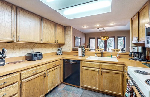McCall Condo | Riverfront Retreat McCall, Walk to Payette Lake
