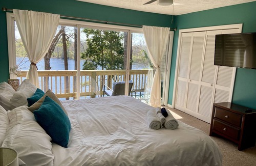 Rocky Point Condo | Riverfront Retreat with Gorgeous View