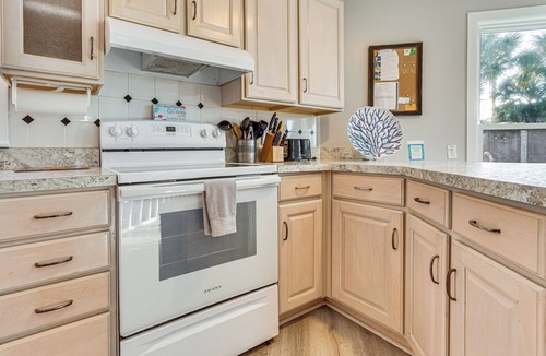 Savannah House | Riverfront Savannah Getaway w/Pool & Dock!