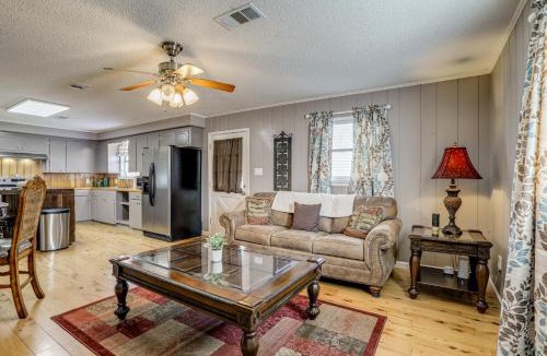 Wickliffe House | Riverfront Ventress Home w/Patio & Shared Pier