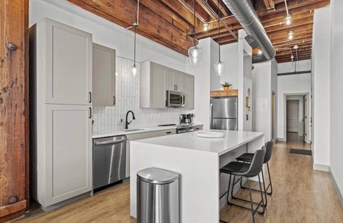 Downtown St. Louis Apartment | Riverfront Views - Walk to Arch, Stadium & Convention Center