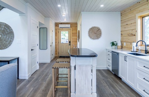 Trent Hills House | Riverside Cabin 5 Three season Riverside escape