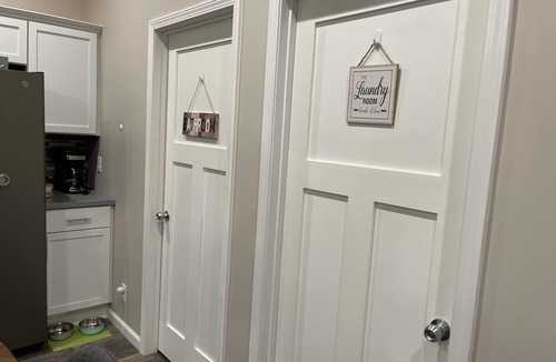 Ladd Apartment | RockerBye Rental downtown Ladd - Sleep 6 - Large modern space with vintage charm