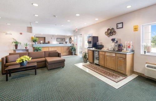 Urbana Hotel | Rodeway Inn Urbana Champaign University Area